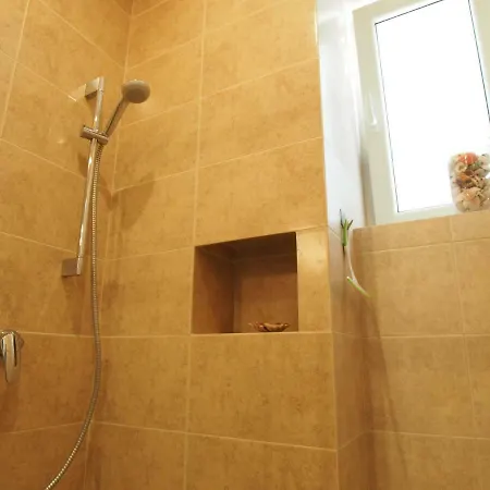 Grand-tourist Amber Rose *